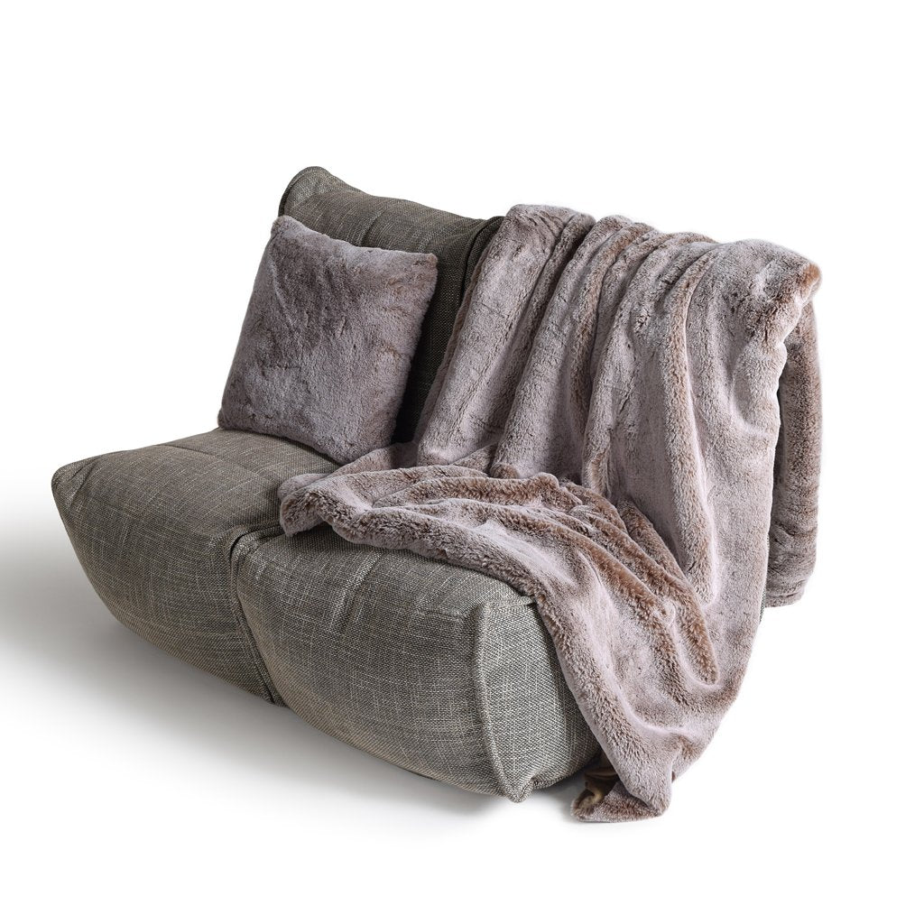 Throw - Deluxe Faux Fur Throw (Cappuccino)